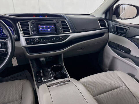 2018 Toyota Highlander LE