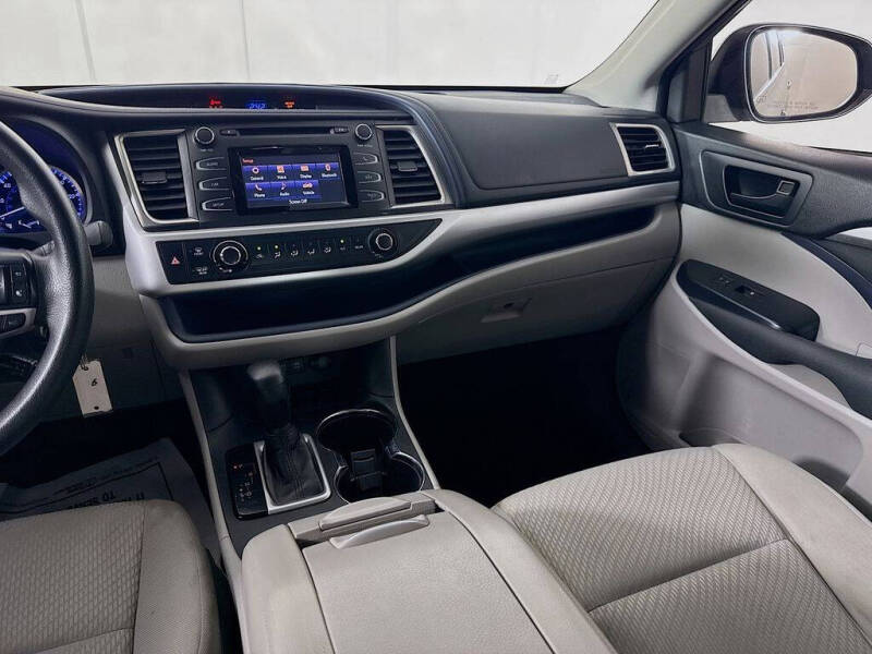 2018 Toyota Highlander LE