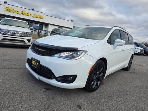 2020 Chrysler Pacifica Touring