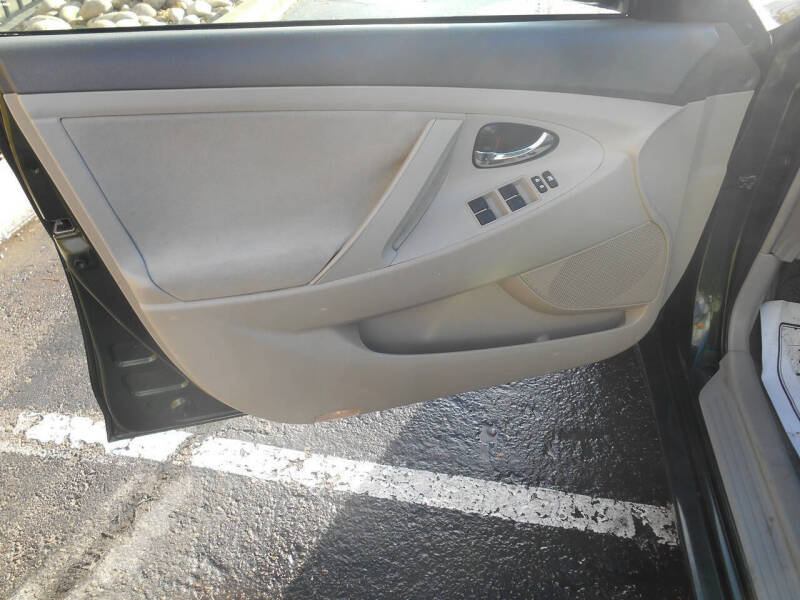 2010 Toyota Camry LE