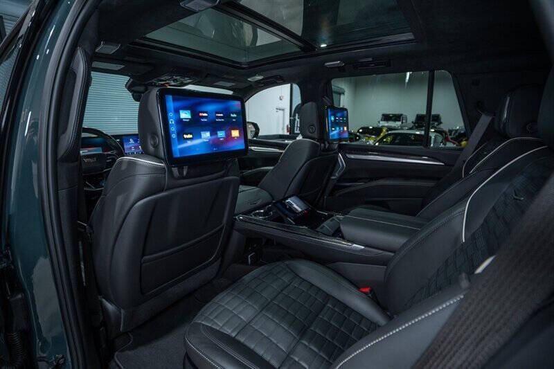 2025 Cadillac Escalade-V