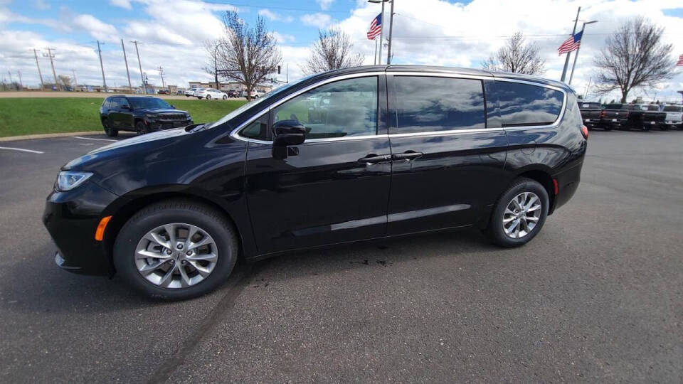 2024 Chrysler Pacifica for sale at Victoria Auto Sales in Victoria, MN