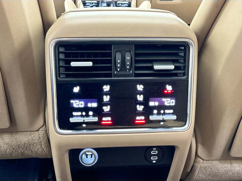 2022 Porsche Cayenne E-Hybrid