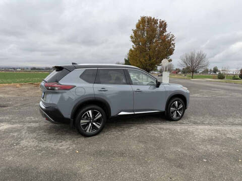 2022 Nissan Rogue SL