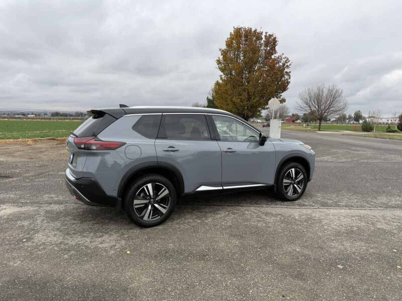 2022 Nissan Rogue SL