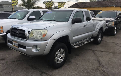 2006 Toyota Tacoma for sale at JR'S AUTO SALES in Pacoima CA