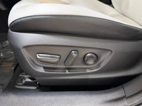 2022 Toyota Prius XLE