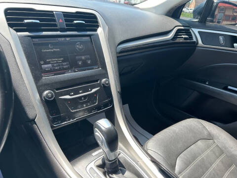 2014 Ford Fusion SE