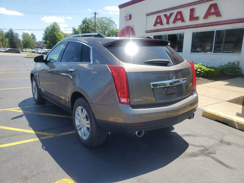 2011 Cadillac SRX Luxury Collection photo 9