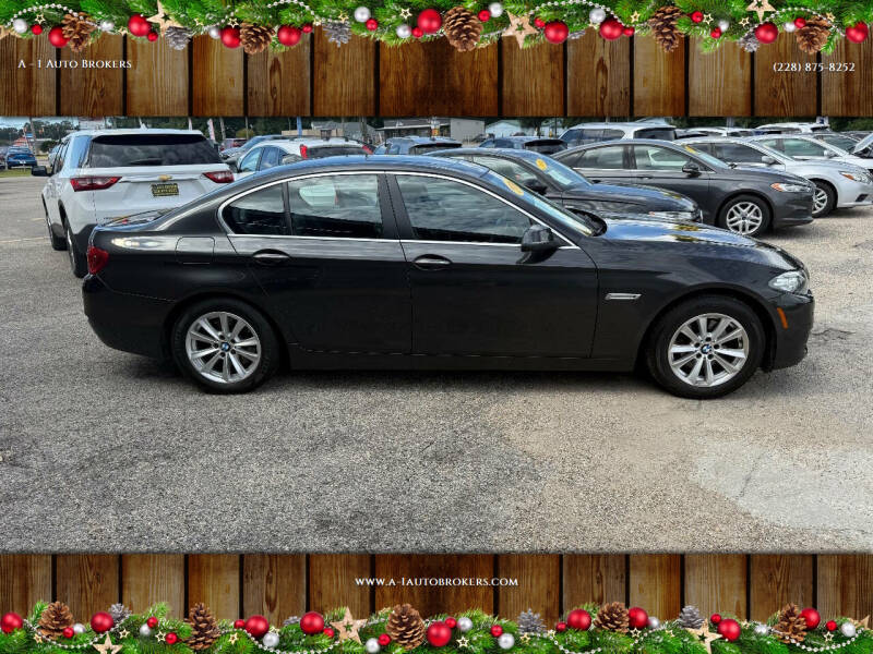 2016 BMW 5 Series 528i's photo