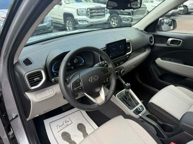 2025 Hyundai Venue SEL