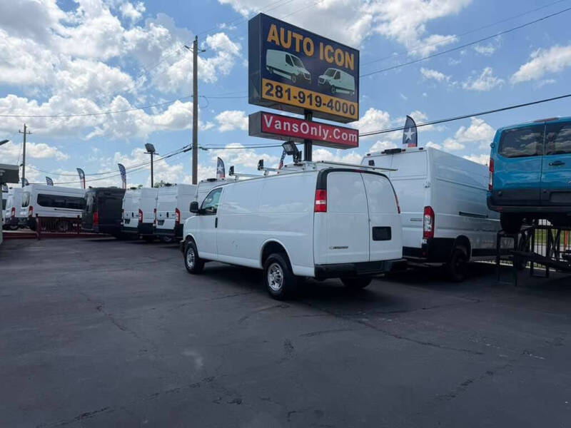 2023 Chevrolet Express 2500