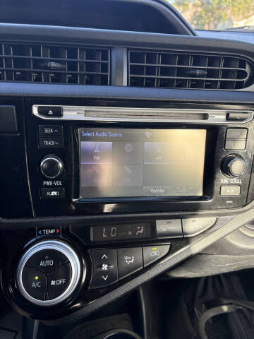 2015 Toyota Prius c One