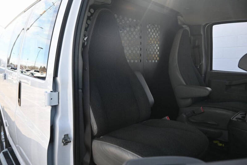 2023 GMC Savana 2500