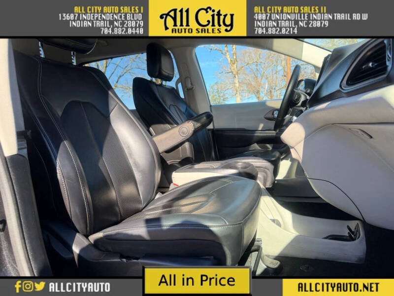 2020 Chrysler Voyager LXi