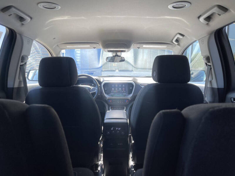 2023 GMC Acadia SLE