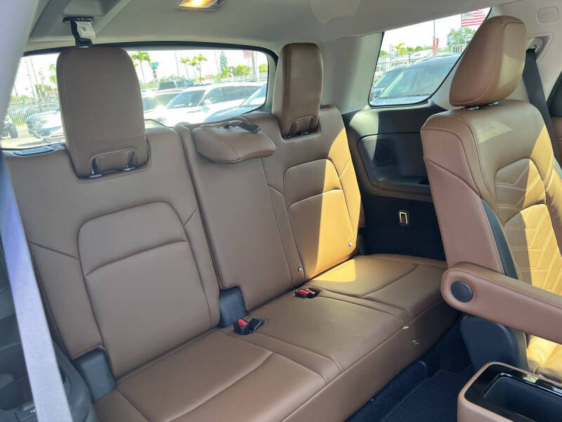 2022 Nissan Pathfinder Platinum