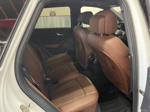 2018 Audi Q5 2.0T quattro Premium Plus