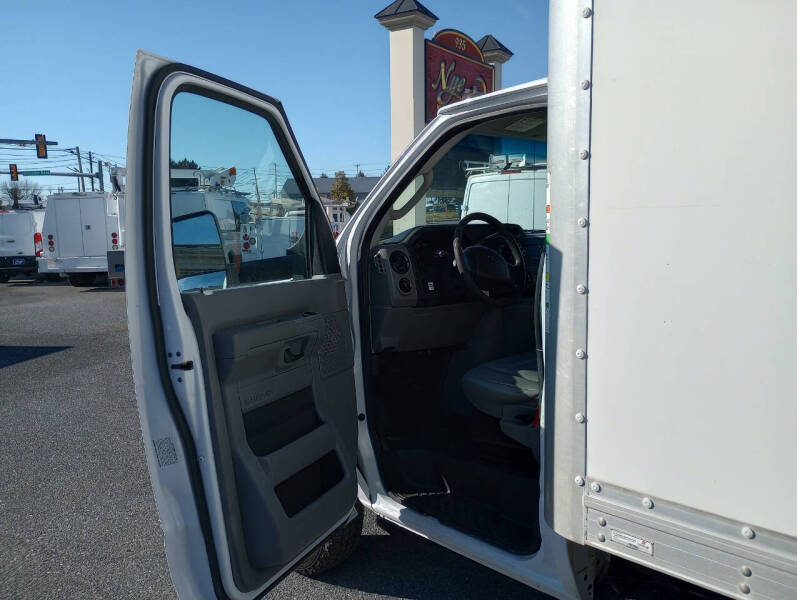 2017 Ford E-Series E-350 SD