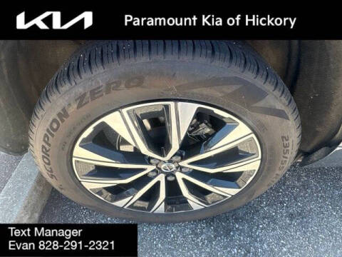 2025 Volvo XC60 B5 Plus Dark Theme