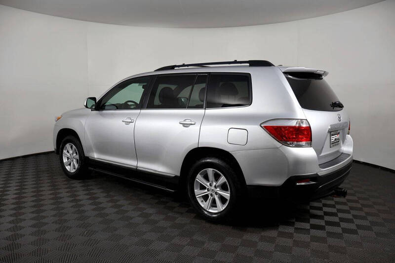 2011 Toyota Highlander SE