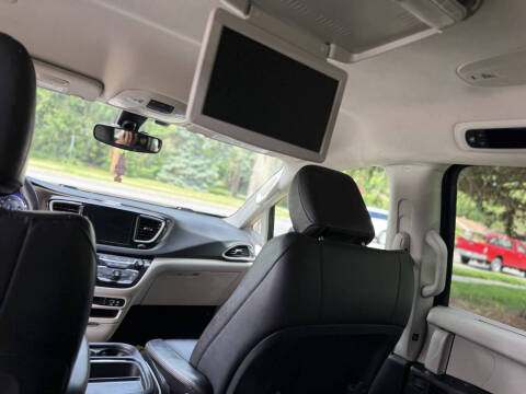 2017 Chrysler Pacifica Touring-L