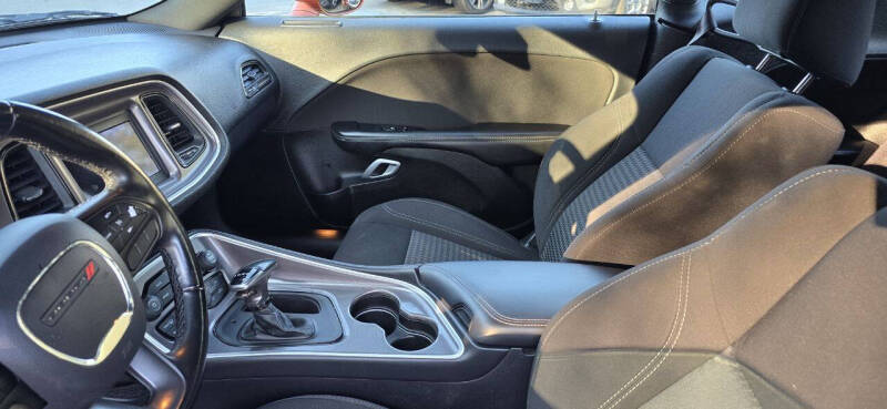 2021 Dodge Challenger SXT