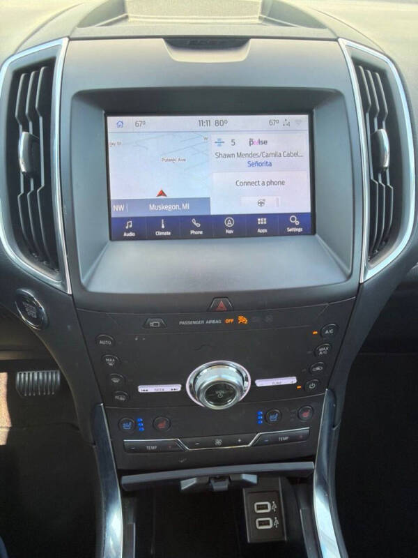 2020 Ford Edge Titanium