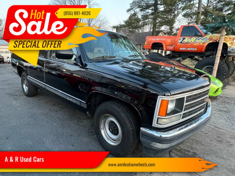 1993 Chevrolet Suburban for sale at A & R Used Cars in Clayton NJ