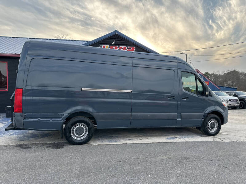 2019 Mercedes-Benz Sprinter Crew Van Base's photo