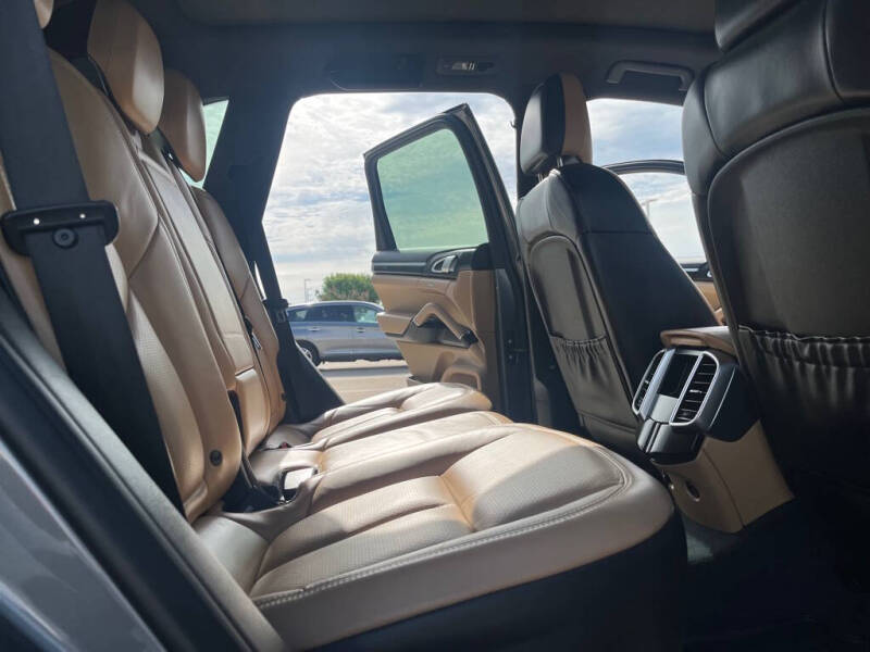 2017 Porsche Cayenne S