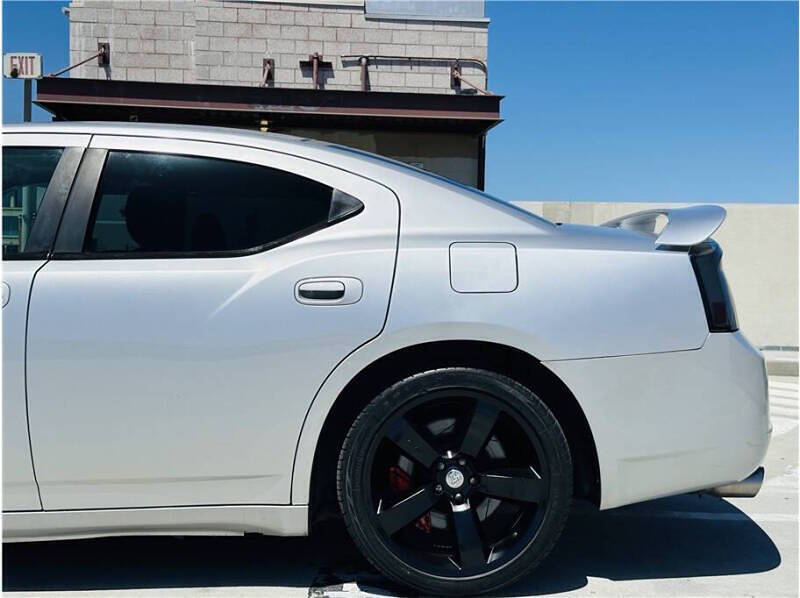 2007 Dodge Charger SRT-8
