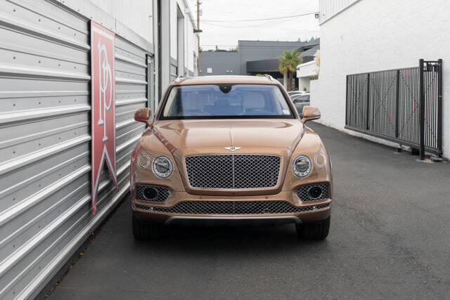 2017 Bentley Bentayga 53