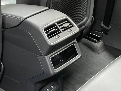 2021 Audi e-tron quattro Premium