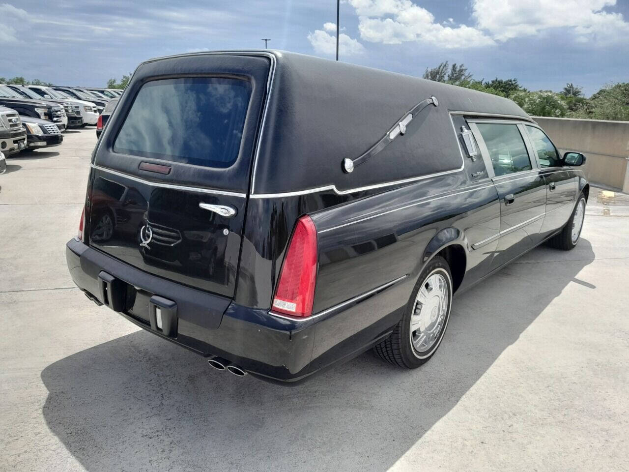 2009 Cadillac DTS Hearse - $21,950