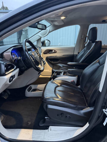 2020 Chrysler Voyager LXi