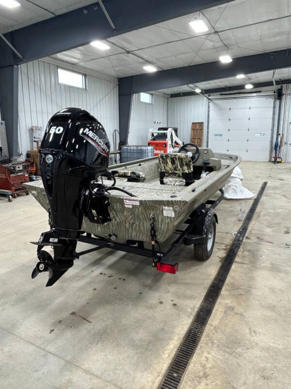 2025 Tracker GRIZZLY 1754  SC