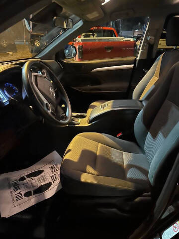 2019 Toyota Highlander LE