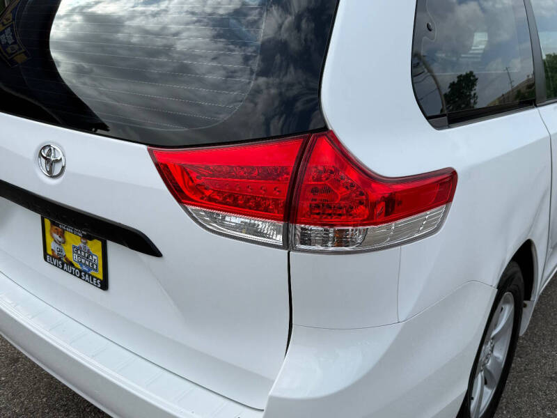 2011 Toyota Sienna Base 7-Passenger