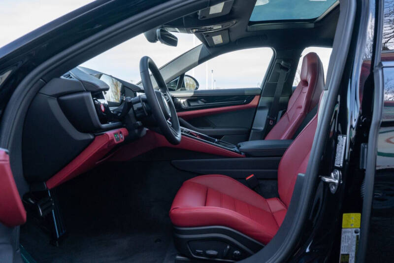 2026 Porsche Panamera 4