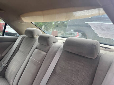 2005 Toyota Camry LE