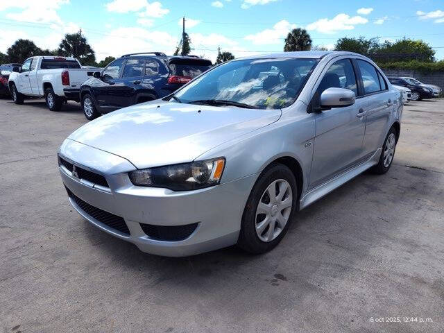 2015 Mitsubishi Lancer ES's photo