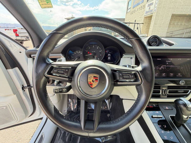 2023 Porsche Macan T