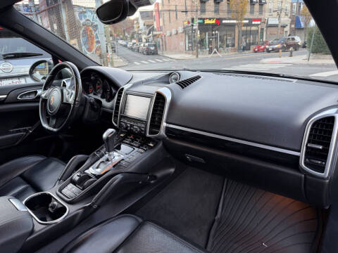 2012 Porsche Cayenne Tiptronic