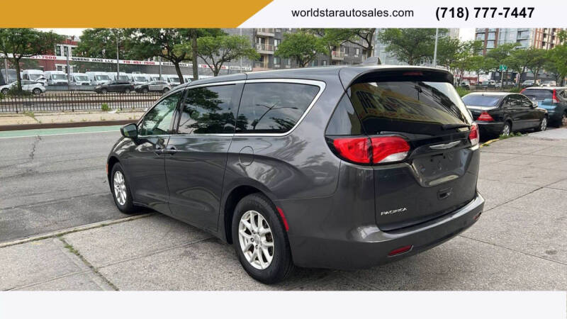 2017 Chrysler Pacifica LX