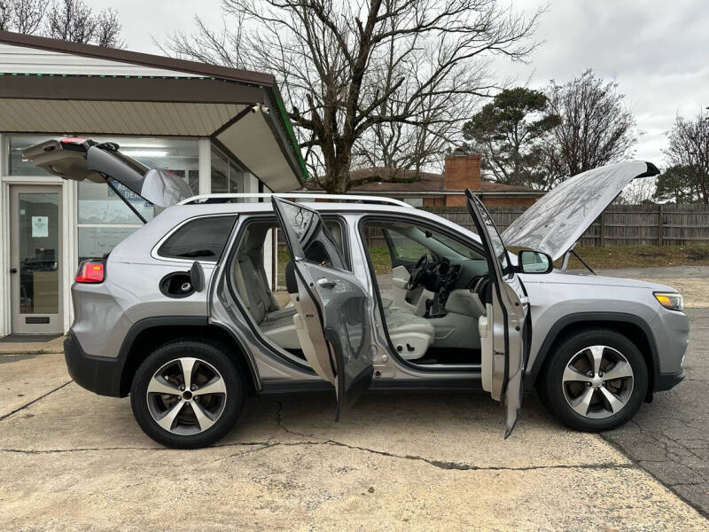 2020 Jeep Cherokee Limited photo 10