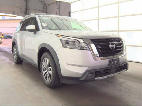 2023 Nissan Pathfinder SL