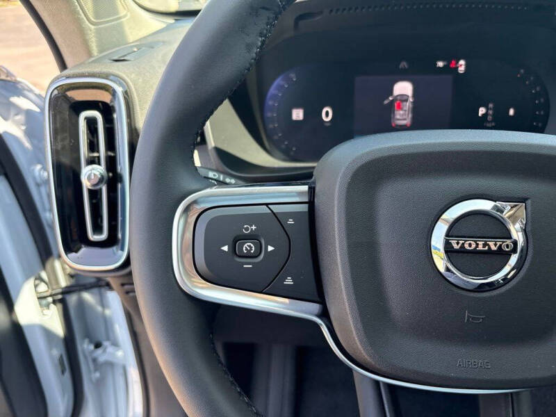 2026 Volvo XC40 B5 Plus