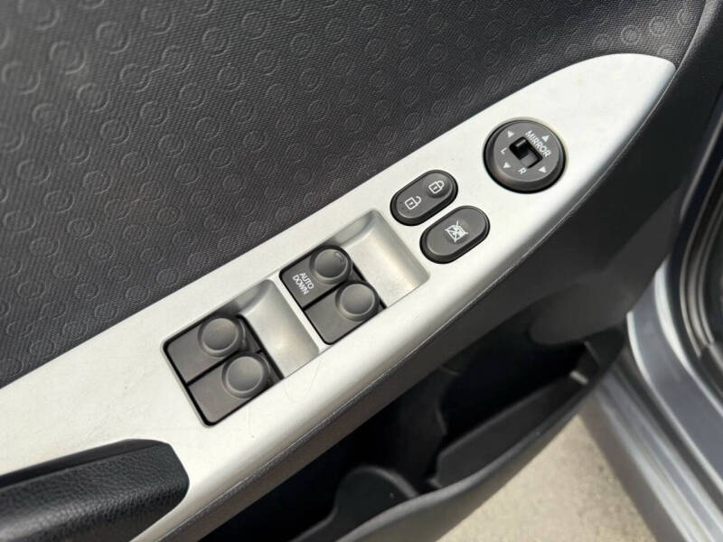 2012 Hyundai Accent SE