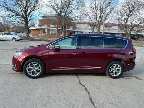 2017 Chrysler Pacifica for sale at Mulder Auto Tire and Lube in Orange City IA